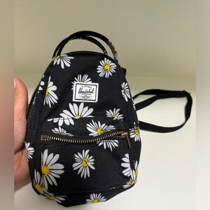 Herschel supply &co classics Nova Daisy crossbody mini